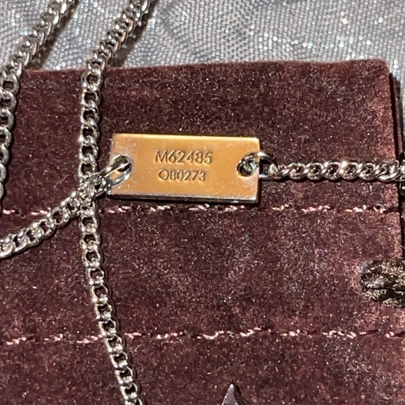 Preloved Louis Vuitton silver necklace unisex pristine condition full set. - Picture 4 of 8